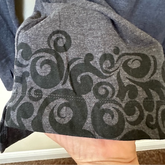 Disney Parks lightweight open front Mickey cardigan EUC Small - Picture 2 of 6